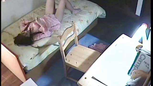 Rubia amateur con videos eroticos orientales frenillos es penetrada por su novio y un negro