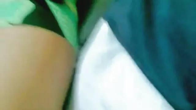 Pon tu polla videos eroticos excitantes caliente entre mis pies suaves