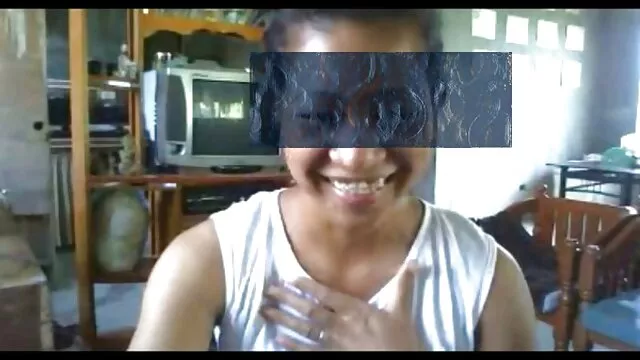 Linda chica se folla a un juguete colegialas bailando erotico sexual